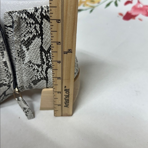 Vince Camuto Imagine IM-Quiana Leather Snakeskin Pattern Ankle Boots withDustbag - Picture 10 of 12